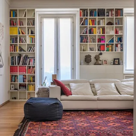 Plum Guide - Gymnastics Apartment Milan