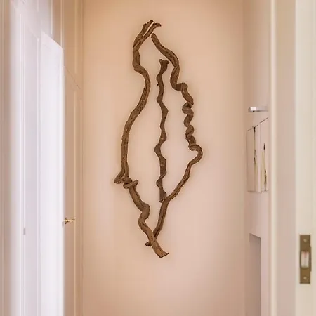 Apartment Plum Guide - Gymnastics